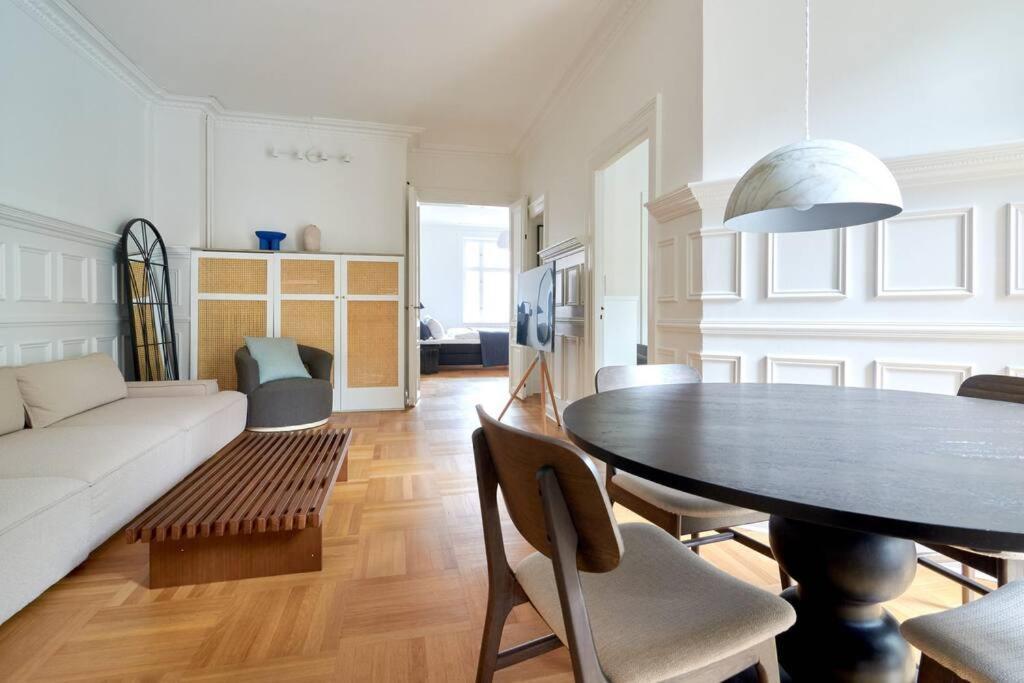 Spacious 3 Bedroom Manor Flat Next To Tivoli Copenhague Exterior foto