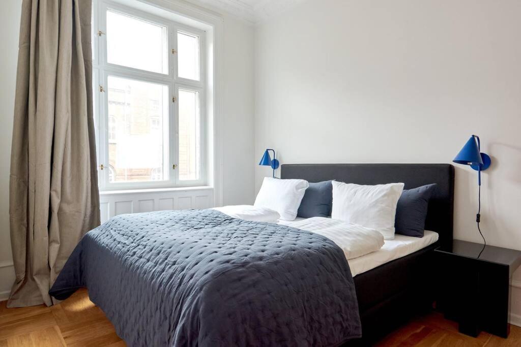 Spacious 3 Bedroom Manor Flat Next To Tivoli Copenhague Exterior foto