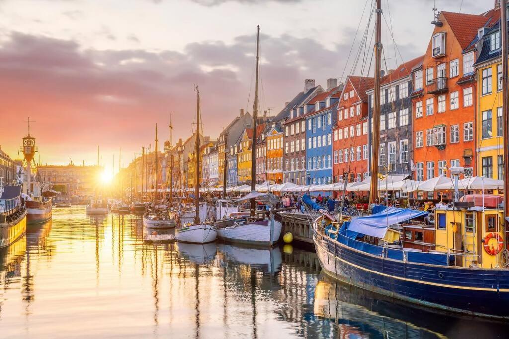 Spacious 3 Bedroom Manor Flat Next To Tivoli Copenhague Exterior foto