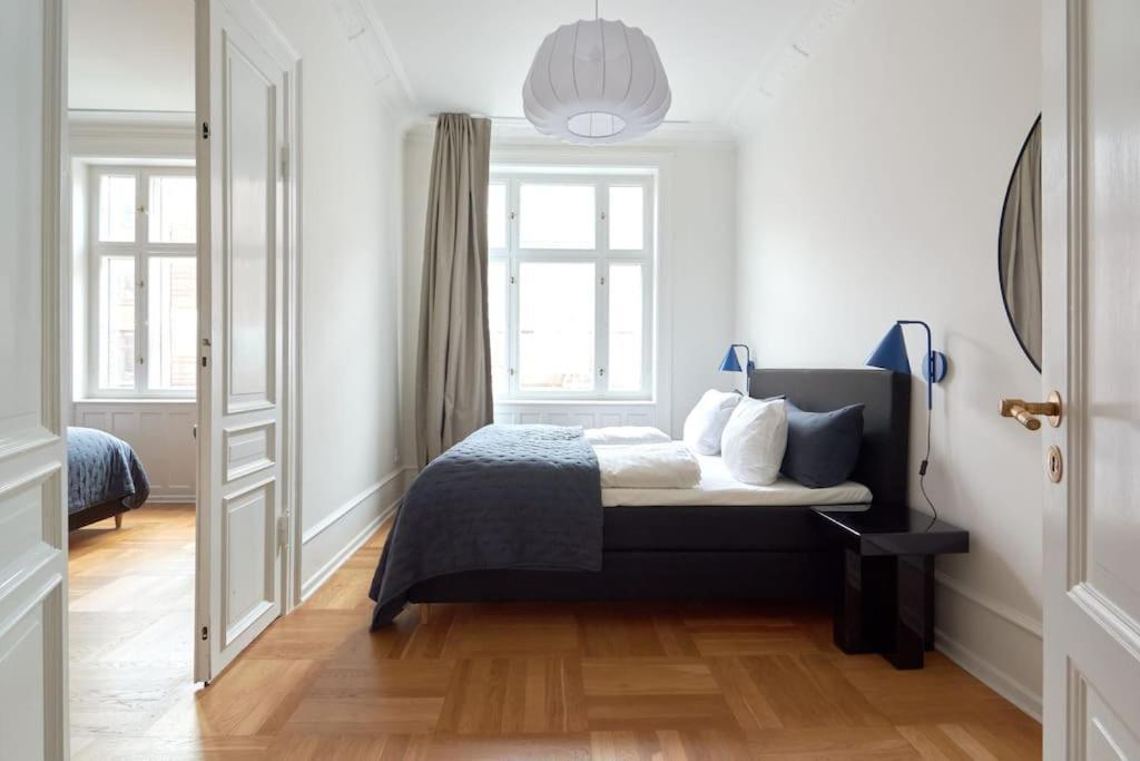 Spacious 3 Bedroom Manor Flat Next To Tivoli Copenhague Exterior foto