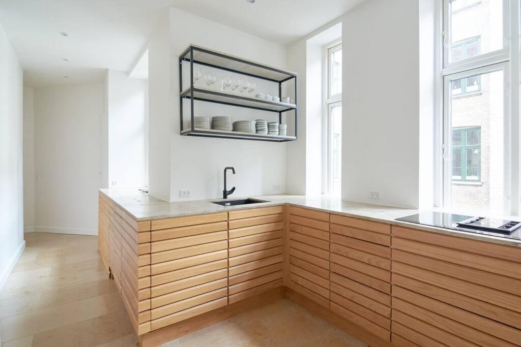 Spacious 3 Bedroom Manor Flat Next To Tivoli Copenhague Exterior foto