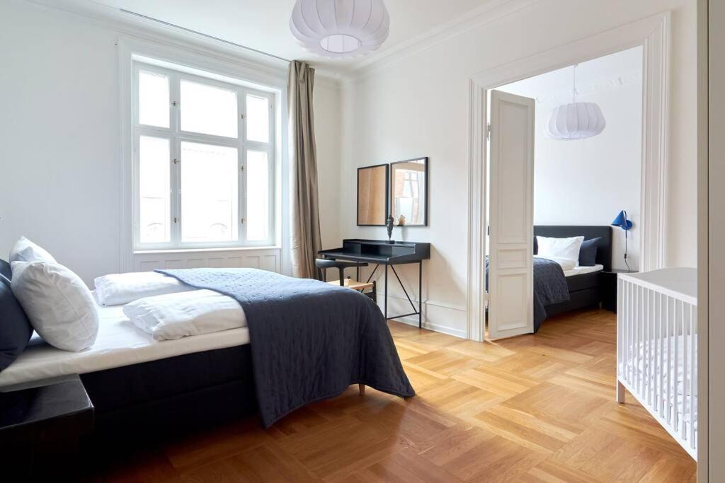 Spacious 3 Bedroom Manor Flat Next To Tivoli Copenhague Exterior foto